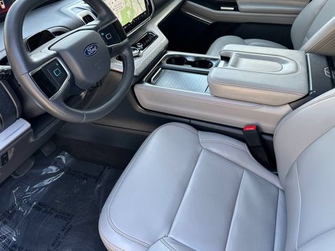 Used 2025 Ford Expedition Max Active AWD/4WD image 10