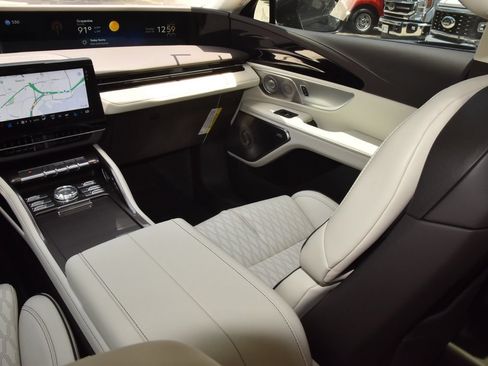 New 2026 Lincoln Nautilus Black Label w/ Jet Appearance Package AWD/4WD image 17