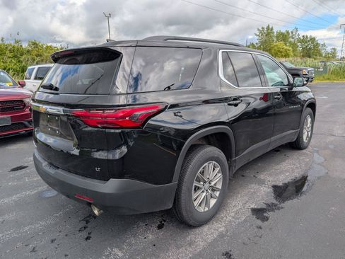 Used 2023 Chevrolet Traverse LT w/ Rear Camera Mirror Package AWD/4WD image 7
