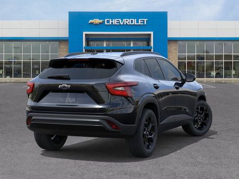 New 2026 Chevrolet Trax LT w/ Driver Confidence Package FWD image 4
