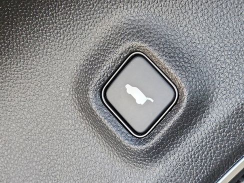 Used 2025 Acura MDX SH-AWD image 26