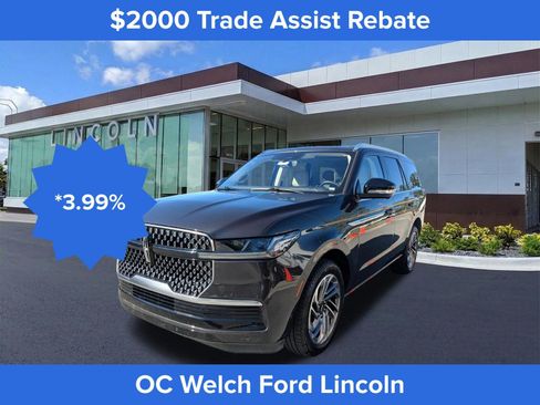 Certified 2025 Lincoln Navigator Reserve AWD/4WD image 9