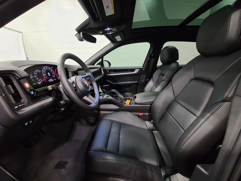 New 2026 Porsche Cayenne image 15