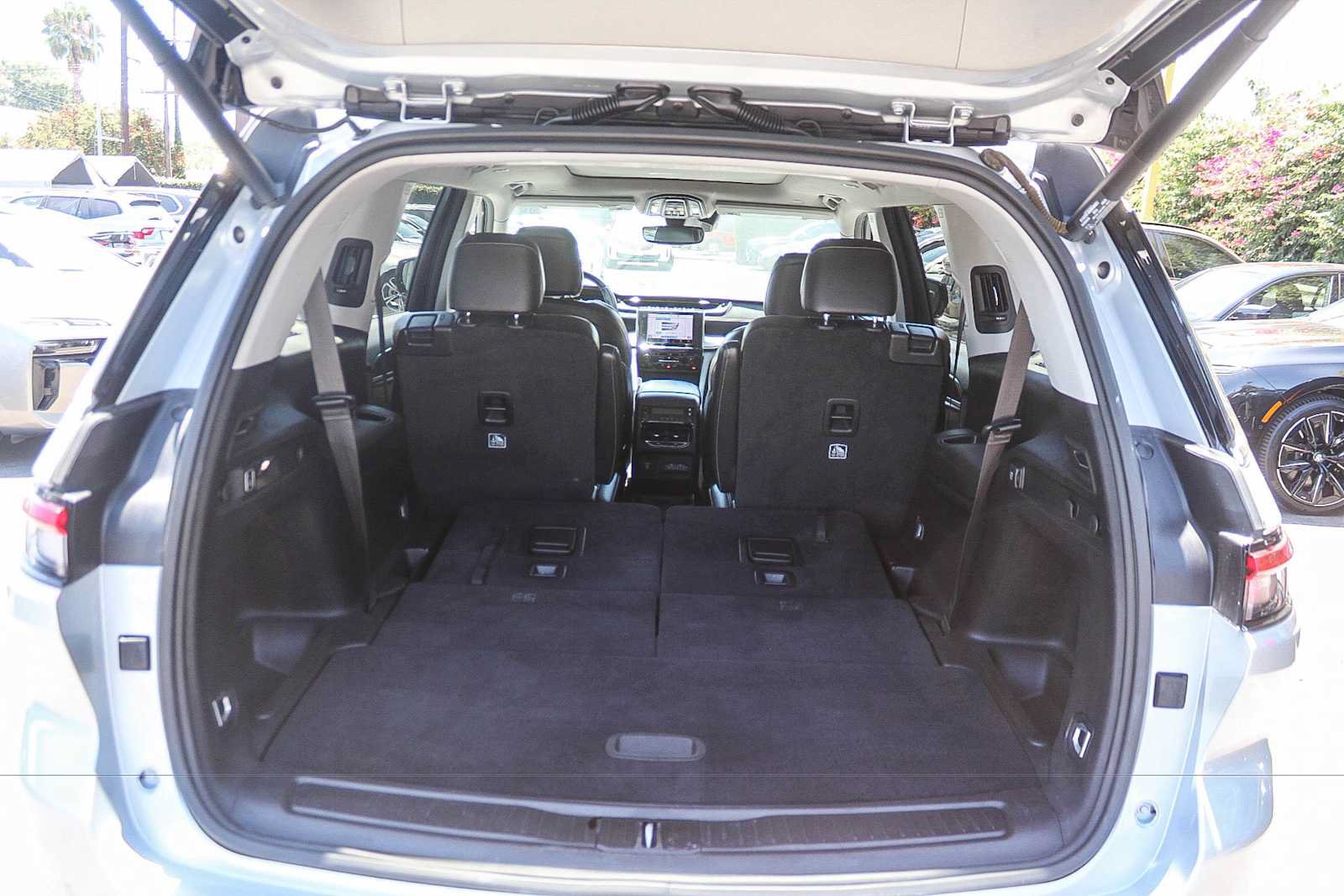 Used 2022 Jeep Grand Cherokee L Limited RWD image 34