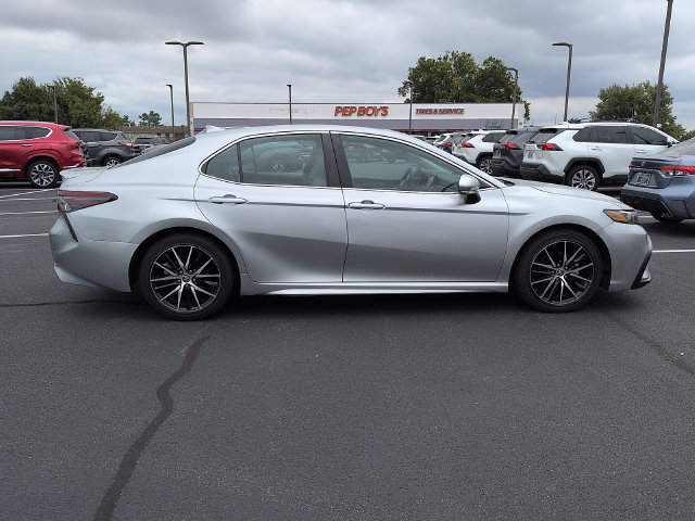 Used 2024 Toyota Camry SE w/ Convenience Package FWD image 8