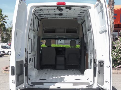 Used 2019 Nissan NV 2500 SV RWD image 8