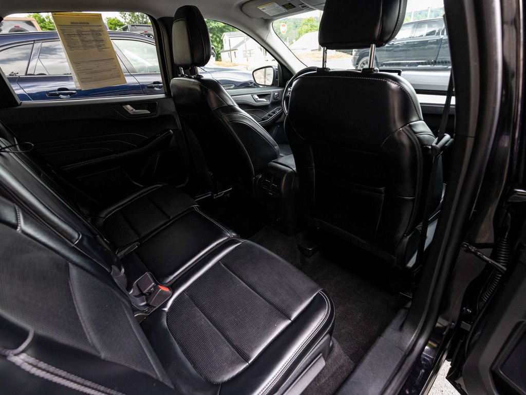 Used 2024 Ford Escape Platinum AWD/4WD image 30