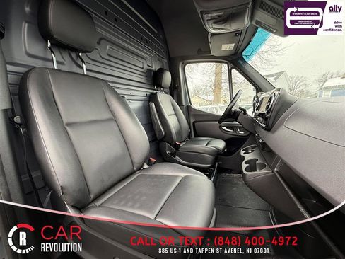 Used 2024 Mercedes-Benz Sprinter 2500 image 37