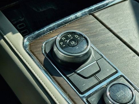 Used 2019 Ford Expedition Platinum AWD/4WD image 19