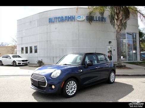 Used 2015 MINI Cooper 4-Door Hardtop w/ Premium Package FWD image 1