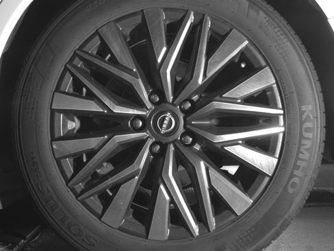 Used 2025 Nissan Altima 2.5 SV image 14