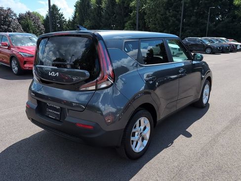 Used 2023 Kia Soul LX w/ Option Group 015 FWD image 5