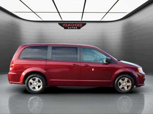 Used 2018 Dodge Grand Caravan SE w/ UConnect Hands-Free Group image 6