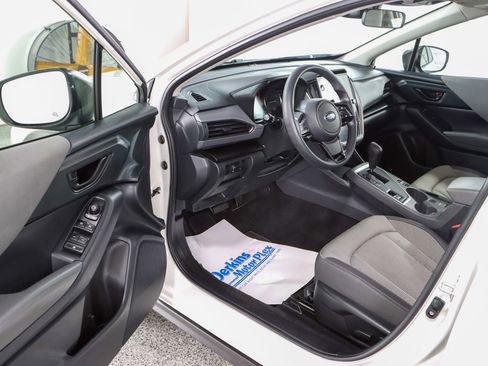 Used 2024 Subaru Crosstrek 2.0i Premium image 3