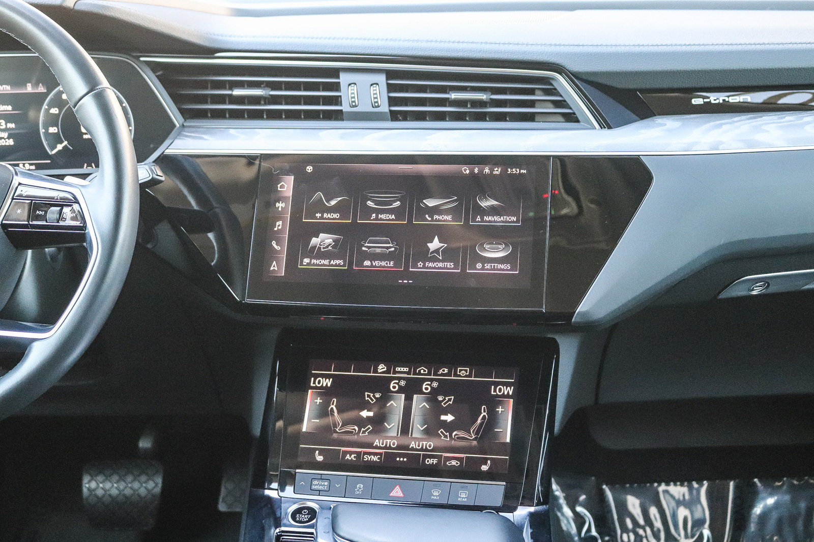 Certified 2024 Audi Q8 e-tron Premium Plus AWD/4WD image 14