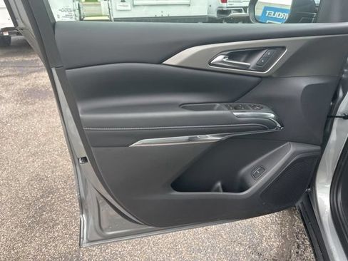 New 2026 Chevrolet Traverse LT w/ Midnight/Sport Edition FWD image 11