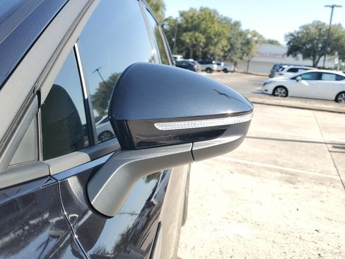 Used 2023 Volkswagen ID.4 Pro S image 4