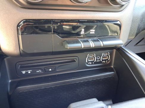 Used 2019 RAM 1500 Big Horn AWD/4WD image 30