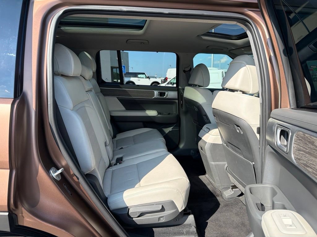 Used 2024 Hyundai Santa Fe Limited FWD image 18