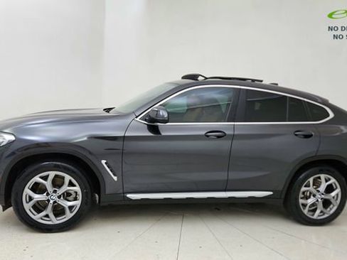 Used 2025 BMW X4 xDrive30i AWD/4WD image 3