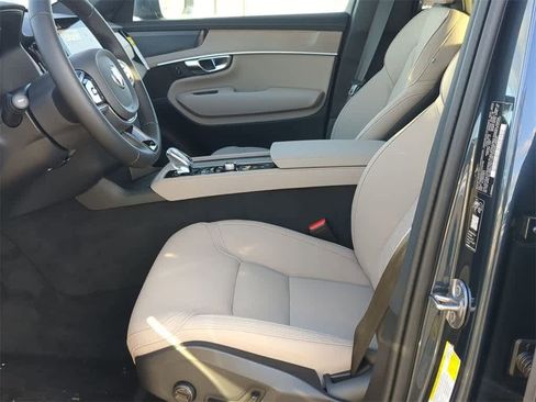 New 2026 Volvo XC90 B6 Plus w/ Protection Package Premier image 15