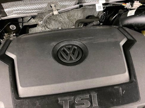 Used 2023 Volkswagen Tiguan SE image 37