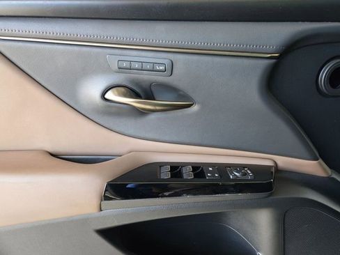 Used 2022 Lexus ES 350 w/ Premium Package image 7