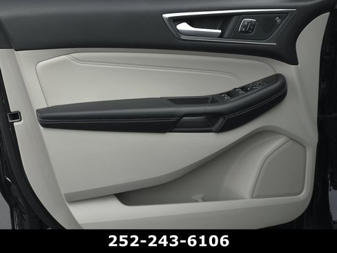 Used 2024 Ford Edge Titanium AWD/4WD image 25