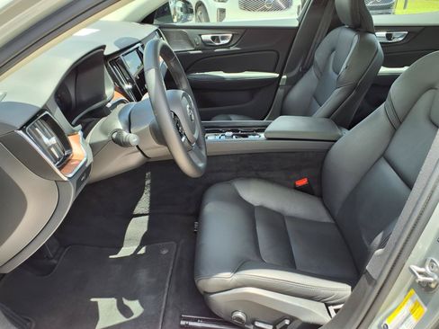 Certified 2025 Volvo S60 B5 Plus AWD/4WD image 22