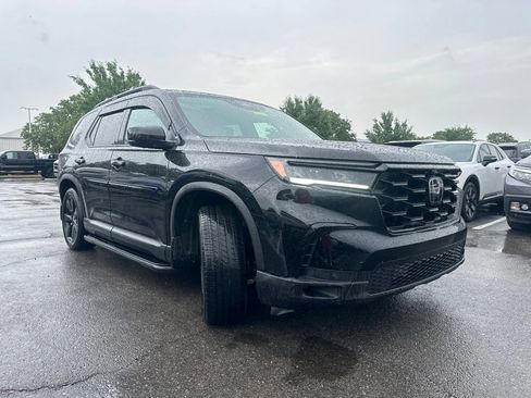 Used 2025 Honda Pilot Black Edition image 16