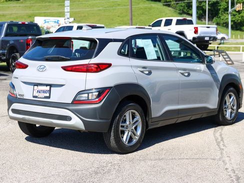 Used 2023 Hyundai Kona SE FWD image 4