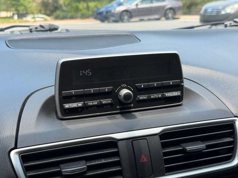 Used 2014 MAZDA MAZDA3 i Touring FWD image 36