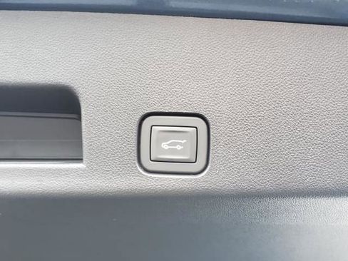 New 2026 Chevrolet Traverse Z71 w/ Driver Confidence Package image 9