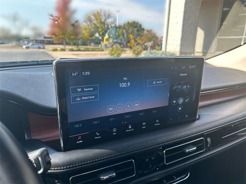 Used 2022 Lincoln Nautilus Reserve image 12