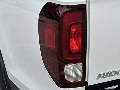Used 2023 Honda Ridgeline Sport image 7