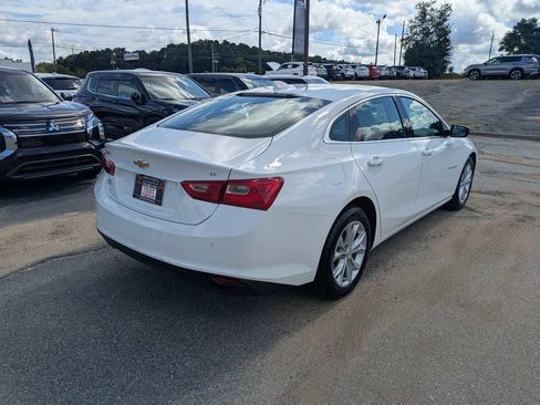 Used 2025 Chevrolet Malibu LT FWD image 3