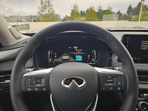 New 2026 INFINITI QX60 Luxe w/ Family Package image 35