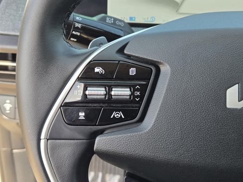 Used 2024 Kia EV6 Light RWD image 18