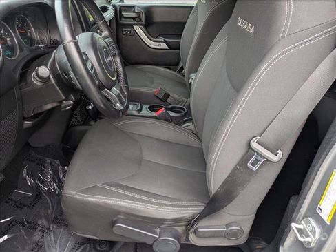 Used 2016 Jeep Wrangler Unlimited Sahara image 14