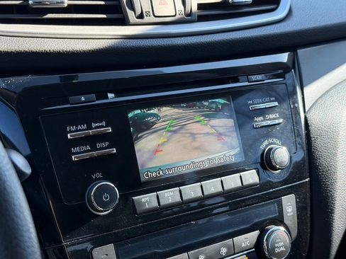 Used 2015 Nissan Rogue SV w/ SV Moonroof Package image 23