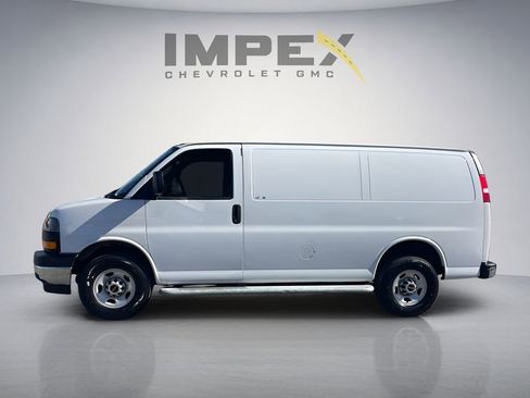 Used 2023 GMC Savana 2500 w/ Driver Convenience Package RWD image 2
