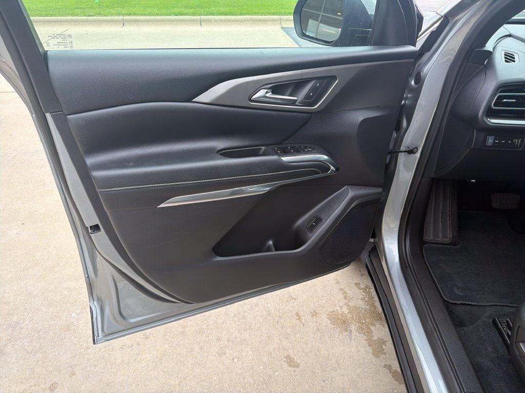Certified 2026 Chevrolet Traverse LT AWD/4WD image 27