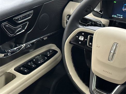 New 2026 Lincoln Corsair Premiere image 21