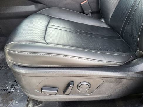 Used 2024 Kia Sorento S image 14