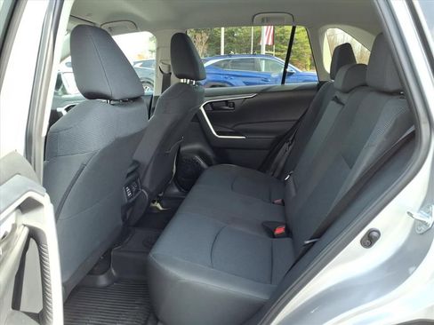 Used 2024 Toyota RAV4 LE image 4