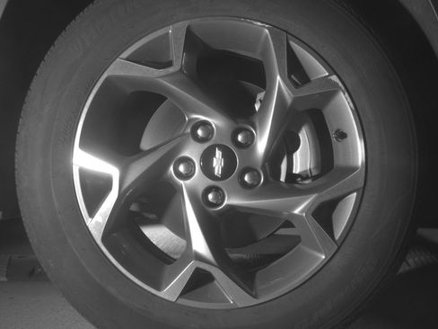 Used 2025 Chevrolet Trax LT FWD image 13