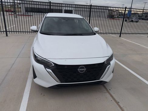 Used 2024 Nissan Sentra SV FWD image 8