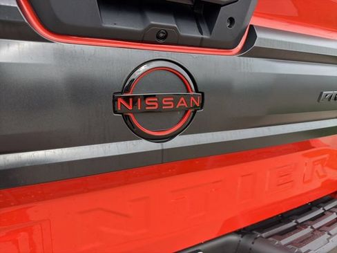 Used 2025 Nissan Frontier PRO-4X w/ Pro Premium Package AWD/4WD image 19