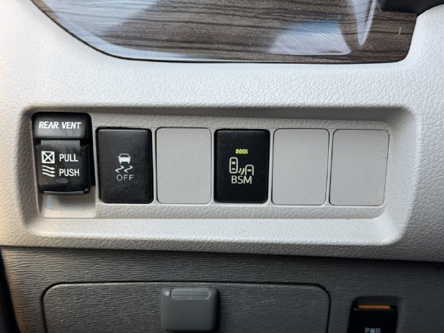 Used 2016 Toyota Sienna XLE FWD image 21