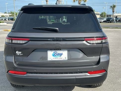 New 2026 Jeep Grand Cherokee Altitude RWD image 5